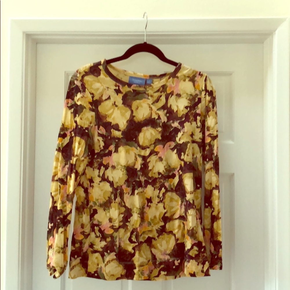If you’re an autumn girl this tee should be yours.